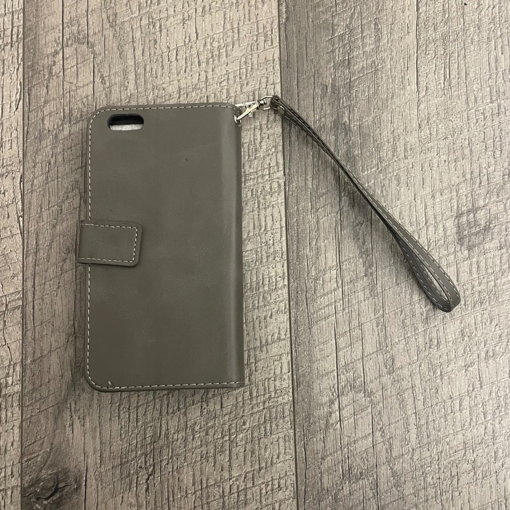 Grey Faux Leather Wallet Phone‎ Case with Zipper Pocket and Wristlet Strap